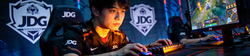 JD Gaming战队英雄联盟选手比赛现场特写